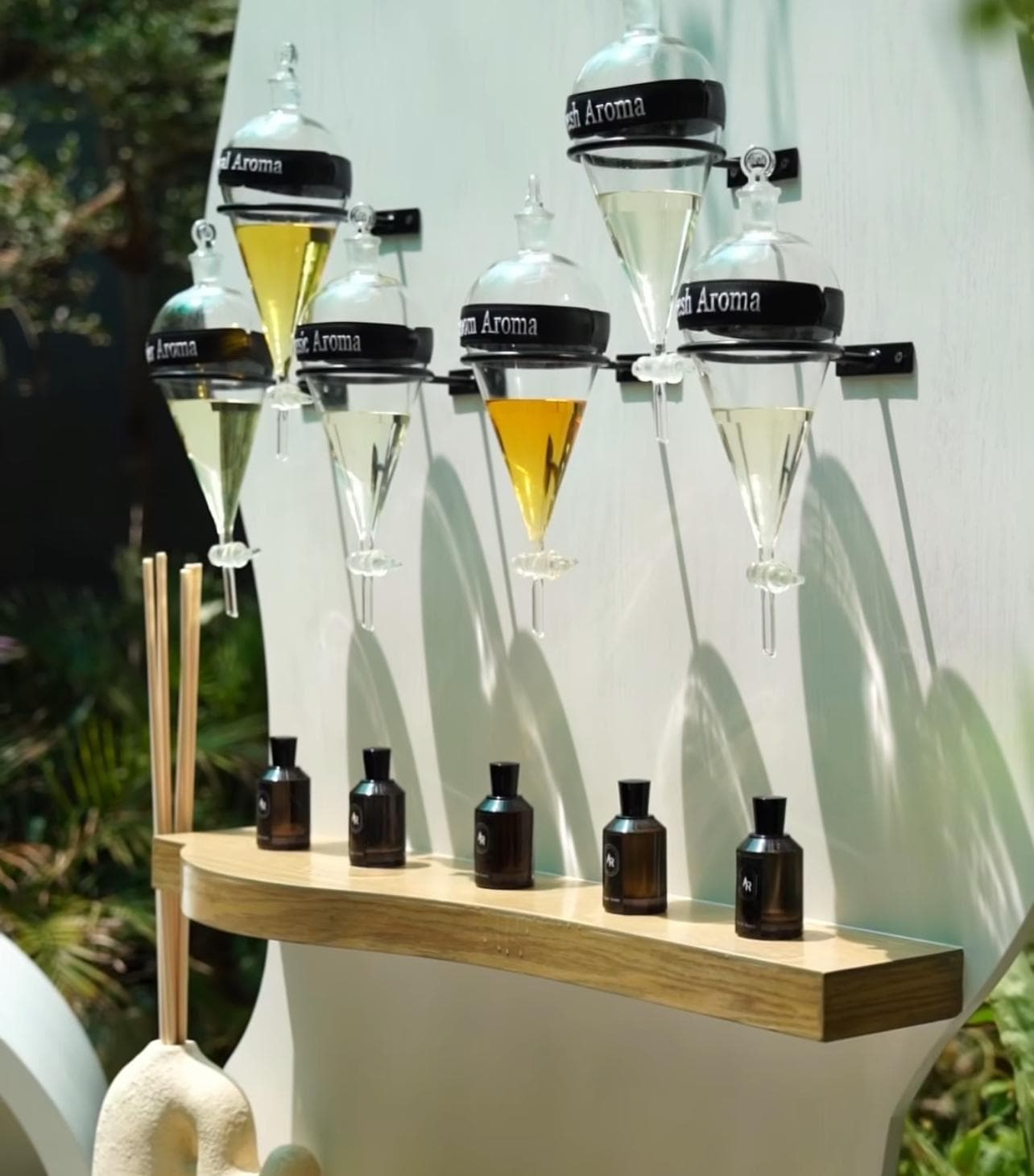 Live Perfume Station