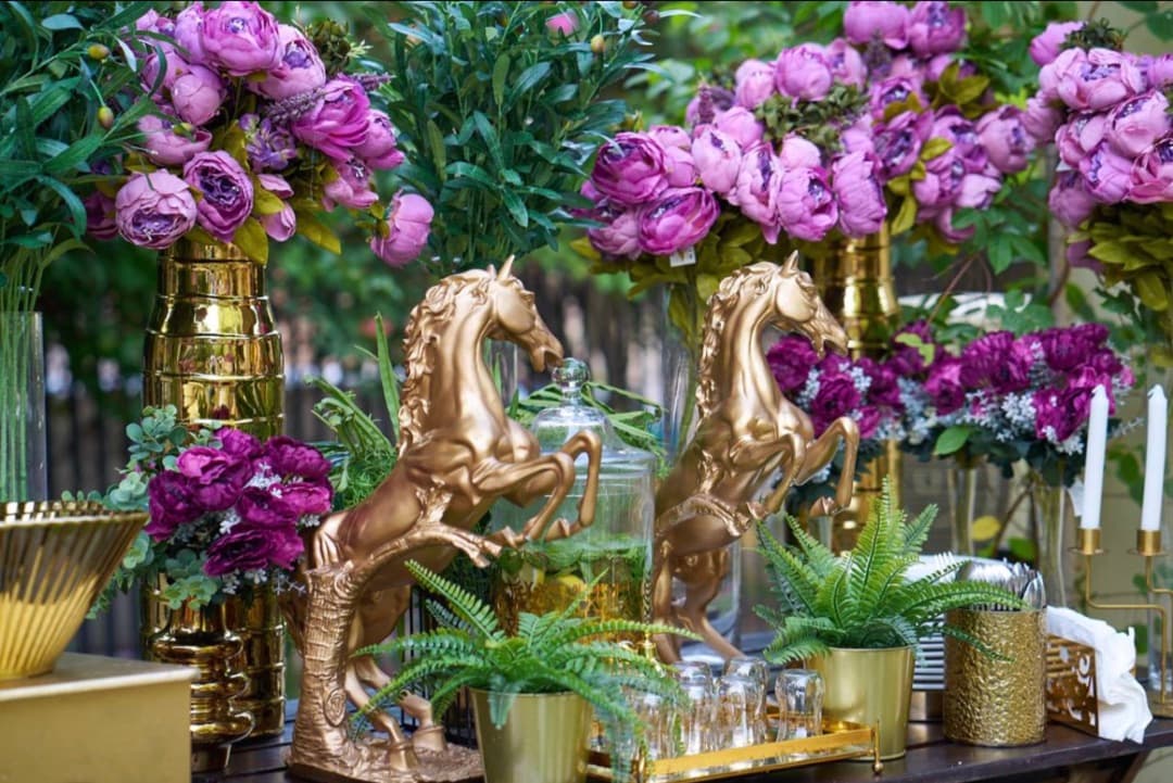 Buffet with Flowers for 40 Persons
