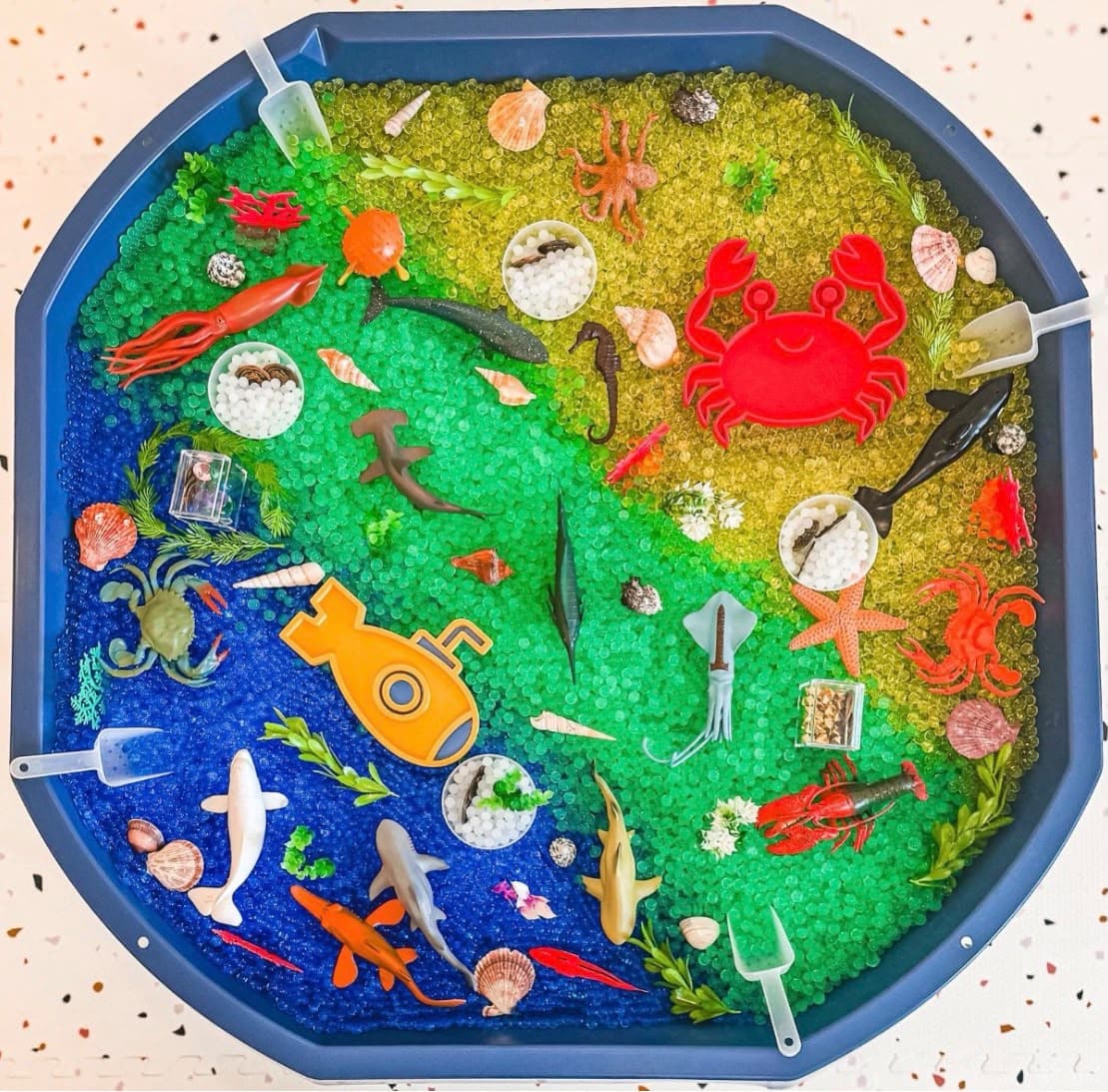 Waterbeads tuff tray