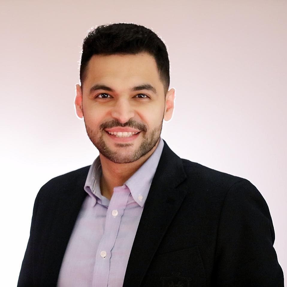 تقديم مناسبة