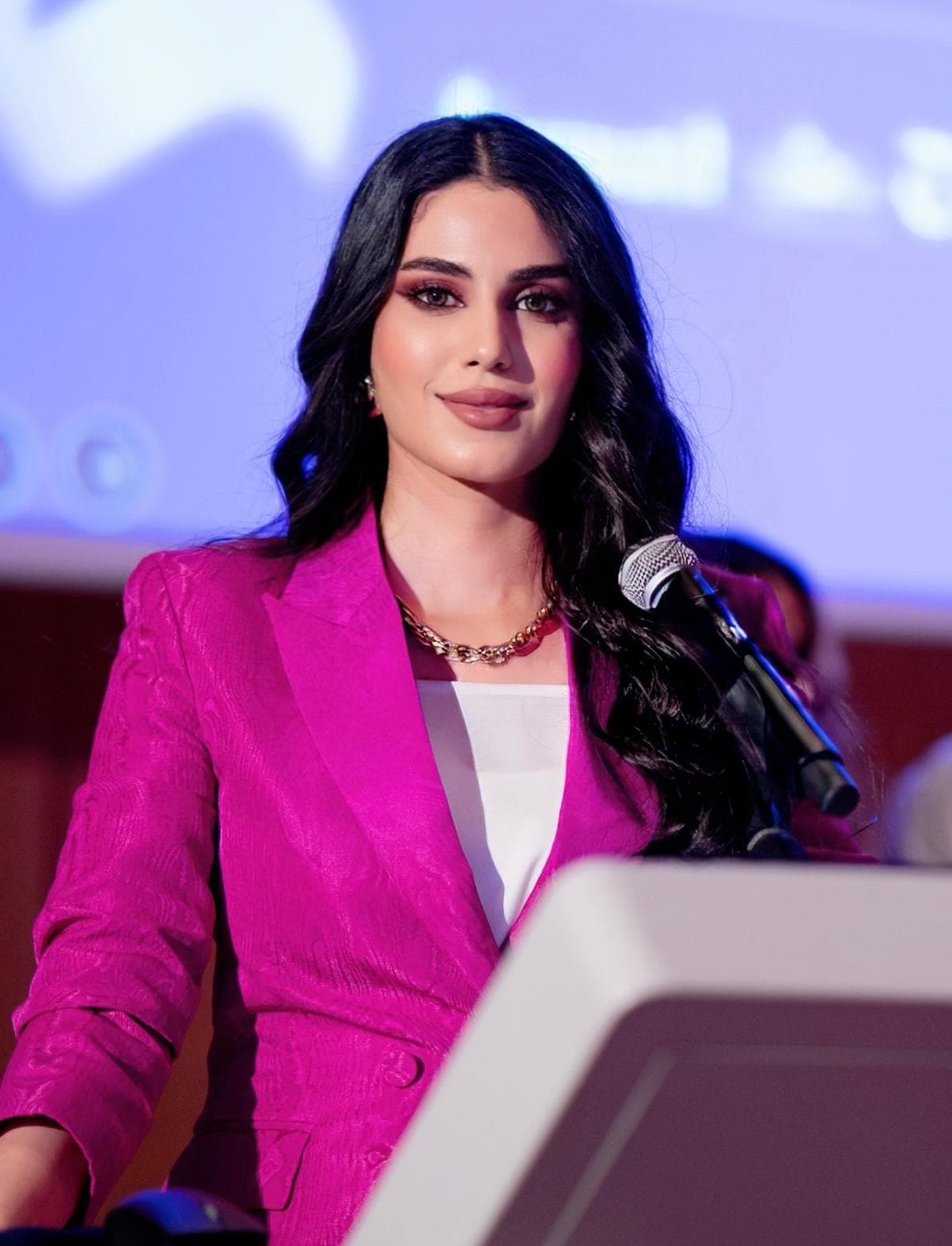 ساره البكر